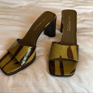 Via Spiga slide in heels size 8.5 EUC animal print